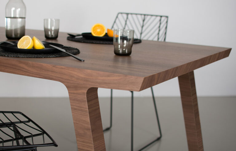 eetkamertafel noten