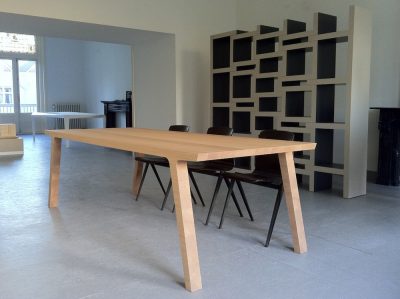 Houten eettafel One in Toonkamer 010 - Rotterdam Houten eettafel One in Toonkamer 010 - Rotterdam