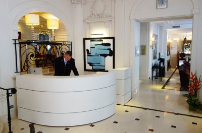 Concierge Desk Villa Hotel Majestic Rknl